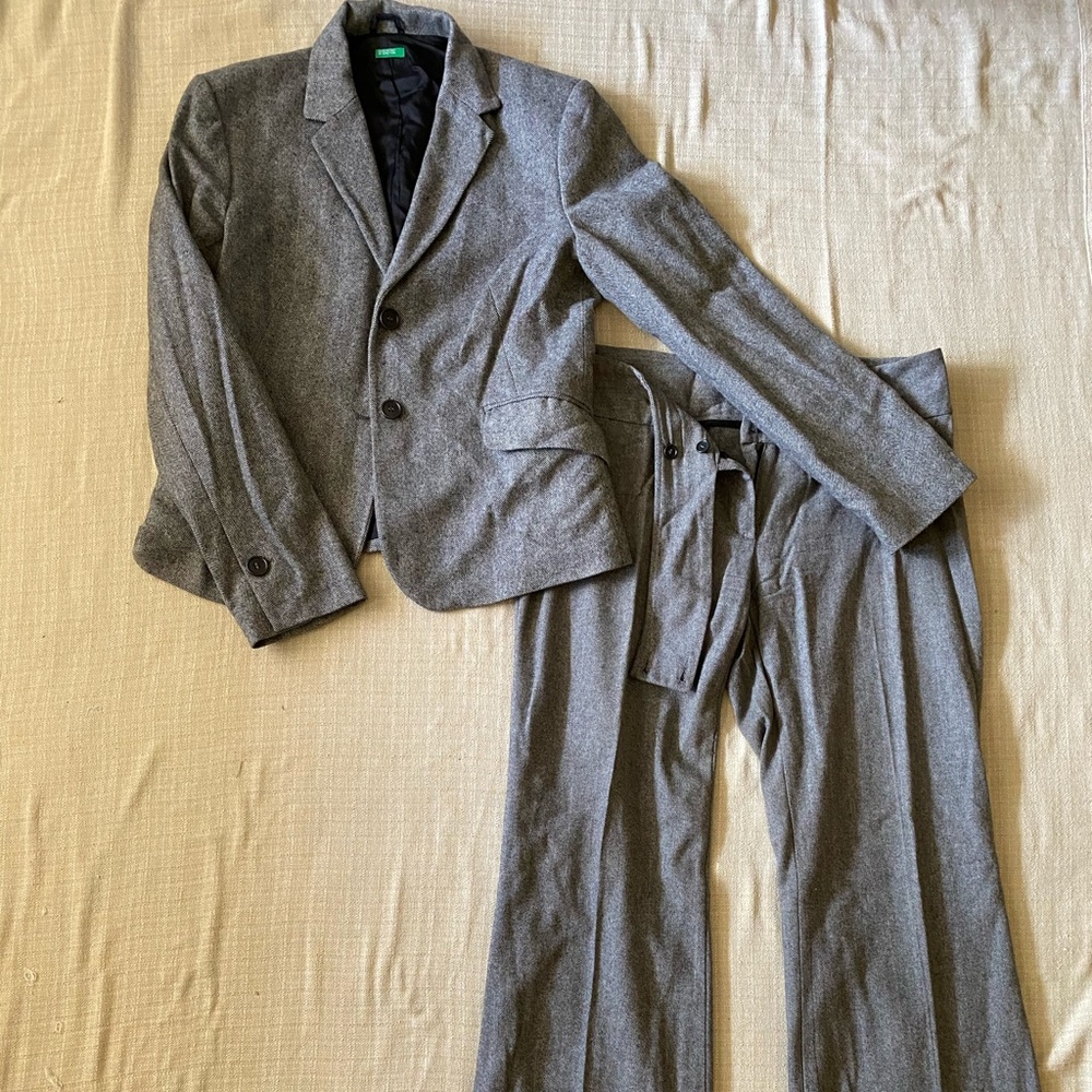 2 piece women’s suit